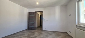 Apartament 2 camere \ Total Renovat \ Tarnaveni - Mures - imagine 4