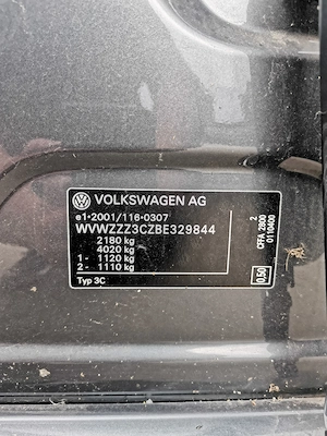 Volkswagen Passat B7 - imagine 10