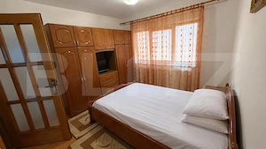 Oportunitate-apartament cu 4 camere, 2 băi și balcon in Oraștie, zonă excelentă. - imagine 4