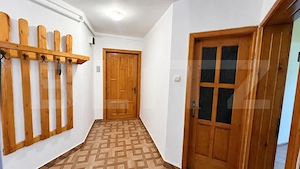 Oportunitate-apartament cu 4 camere, 2 băi și balcon in Oraștie, zonă excelentă. - imagine 10