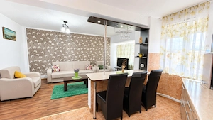 Oportunitate-apartament cu 4 camere, 2 băi și balcon in Oraștie, zonă excelentă. - imagine 2