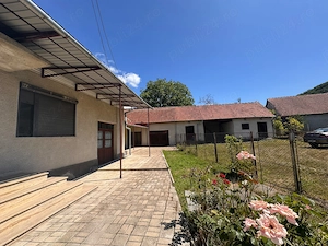 Casa de vanzare cu teren  - imagine 3