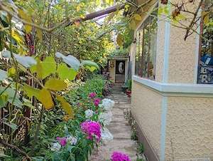 Proprietar, vand casa 4 camere ultracentral Floresti Prahova, teren 1361 mp cu pomi fructiferi. - imagine 2