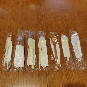 Tacamuri plastic de unica folosinta , tacâmuri