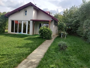 Casă de închiriat 