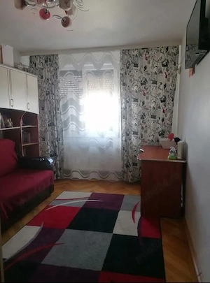 Vând apartament 3 camere decomandat  - imagine 2