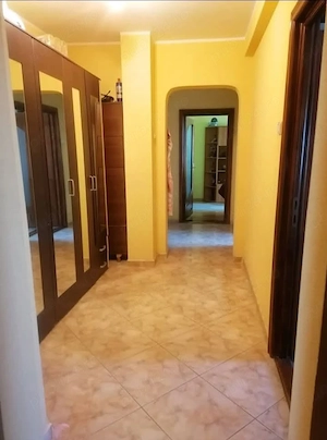Vând apartament 3 camere decomandat  - imagine 3