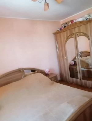 Vând apartament 3 camere decomandat  - imagine 8