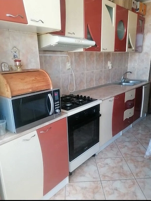 Vând apartament 3 camere decomandat  - imagine 5