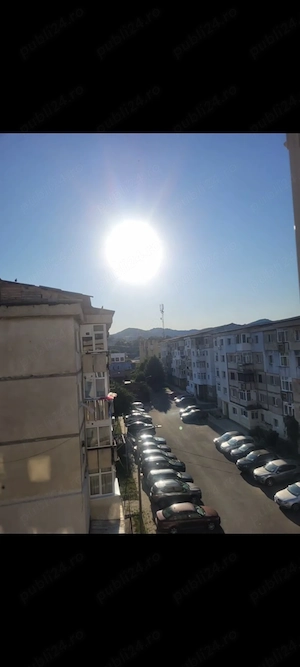 Închiriez apartament cu 3 camere oraș Pucioasa, mobilat ..relati în privat  - imagine 5
