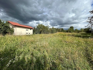 TEREN INTRAVILAN// PAULESTI
