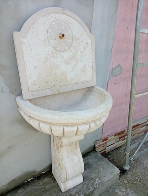 Vând urgent fântână Roma din travertin sculptata unicat