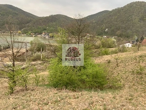 Teren intravilan 2.580 mp Eșelnița, acces DN57, ideal turism, locuinte - imagine 2