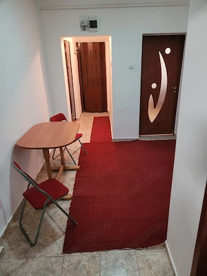 Închiriez apartament 2 camere  - imagine 5