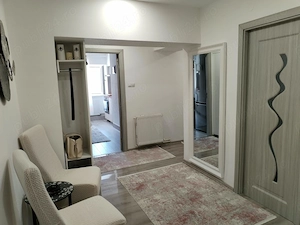 Apartament spațios 2 camere, decomandat (74 mp)   Zona Centrală   Piața Sud, Reșița   Renovat, Mobil - imagine 2