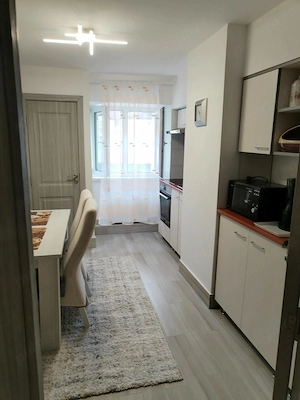 Apartament spațios 2 camere, decomandat (74 mp)   Zona Centrală   Piața Sud, Reșița   Renovat, Mobil - imagine 5
