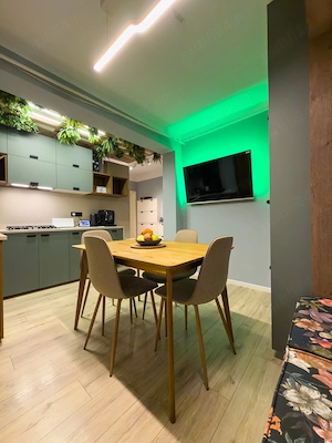 Apartament ultracentral 2 camere în Oltenița   complet renovat, mobilat și utilat - imagine 2