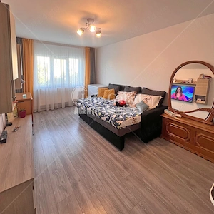  | Apartament decomandat cu 3 camere | Micro 16 | Etaj 3 | - imagine 2