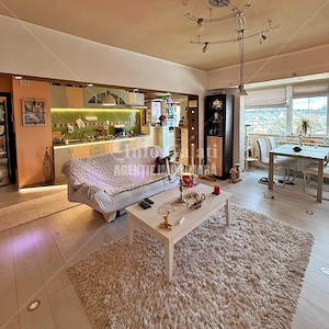 | Apartament cu 4 camere decomandat | Mazepa 1 | Etaj 3 | - imagine 2