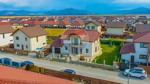 Casă cu personalitate | 204 mp utili | 600 mp teren | Izvor