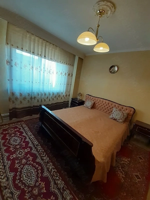 Vand apartament 4 camere conf1 etj 3 din 4 plus boxa la subsol - imagine 3