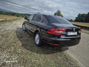 Skoda Superb  - imagine 8