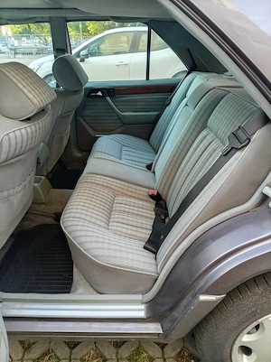 Mercedes Benz W124 3L turbo diesel, AC, atestat Retromobil - imagine 10