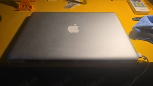 Laptop Mac book functional