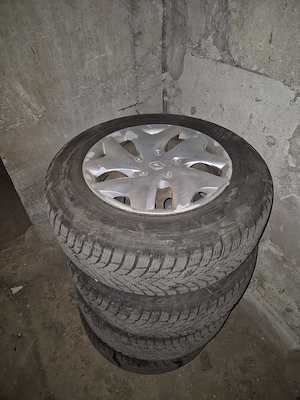 Vand roti pentru Renault Megane- jante cu anvelope de iarna