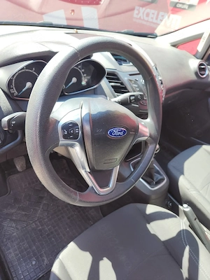 Vând Ford Fiesta ,2014, benzina, 1 l, aspirat, 80 CP, stare tehnica bună, mici defecte cosmetice - imagine 8