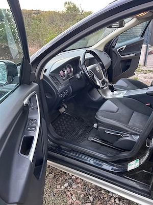Vand VOLVO XC 60 , AN 2012 - imagine 6