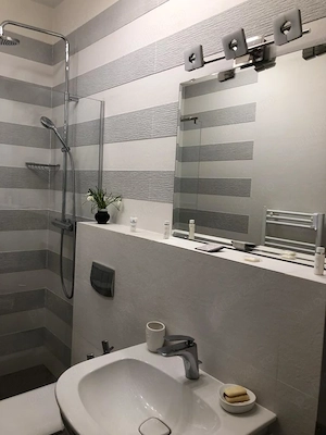 Inchiriez apartament 3 cam, ultracentral, Pitesti, bloc nou, cu garaj - imagine 4