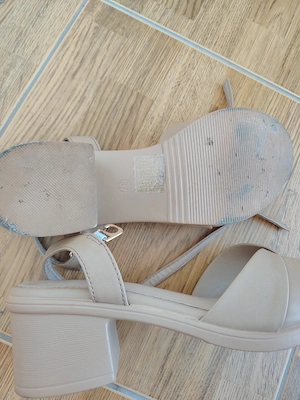 Sandale nude, 37
