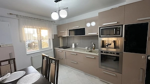 Apartament decomandat cu 3 camere, Ultracentral, centrală proprie - imagine 6