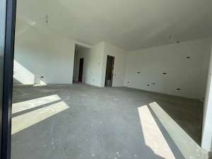 PROPRIETAR! 3 Cam pe Parter! Toate utilitatile! in stadiul actual sau "la CHEIE" - imagine 2
