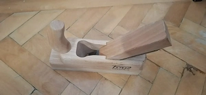 Rindea manuală din lemn, marca Pinie