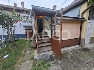 Apartament la casa de vanzare 2 camere garaj curte comuna cu 2 vecini - imagine 8