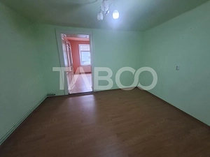 Apartament la casa de vanzare 2 camere garaj curte comuna cu 2 vecini - imagine 3