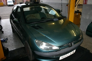 Dezmembrez peugeot 206, 1.4 hdi diesel, an 2002 - imagine 2