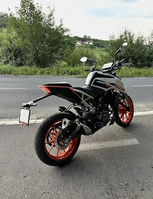 KTM Duke 125 (2023) - Ediție rară, Blue & White - imagine 2