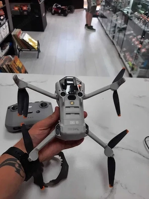 Used Products Bucuresti Drona DJI Mini 4 PRO + Smart Controller RC 2, UHD 4K, 48 Mp, 34 min,18 km - imagine 3