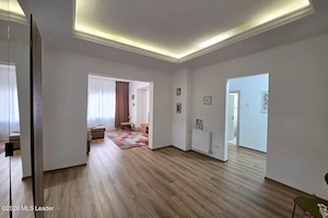 Piata Romana, 4 camere 138 MP total, Etaj 2/9, renovat - utilat, liber - imagine 14