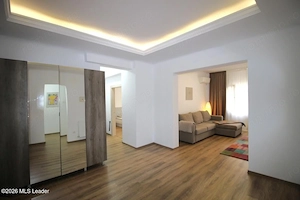 Piata Romana, 4 camere 138 MP total, Etaj 2/9, renovat - utilat, liber - imagine 13