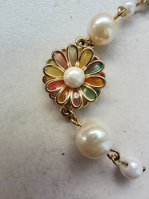 Bratara Daisy bracelet with gold tourmaline pearls, Suflata cu aur.
