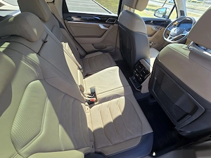 Volkswagen Touareg V6 TDI Atmosphere bej, Oct 2018, diesel,2967 cmc, 286 CP, suspensie pneumatica - imagine 9