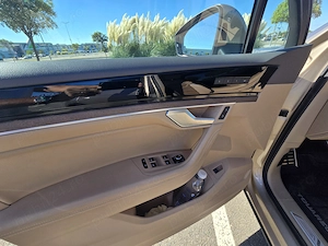 Volkswagen Touareg V6 TDI Atmosphere bej, Oct 2018, diesel,2967 cmc, 286 CP, suspensie pneumatica - imagine 12