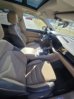 Volkswagen Touareg V6 TDI Atmosphere bej, Oct 2018, diesel,2967 cmc, 286 CP, suspensie pneumatica - imagine 8