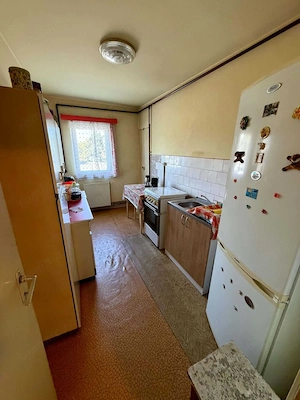 Apartament cu 3 camere de vânzare în Brașov, Str. Gloriei nr. 6 - imagine 3