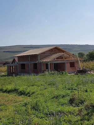 Casă de vânzare în Gadalin,lângă moara - imagine 2