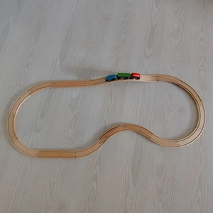 tren magnetic si cale ferata pentru copii